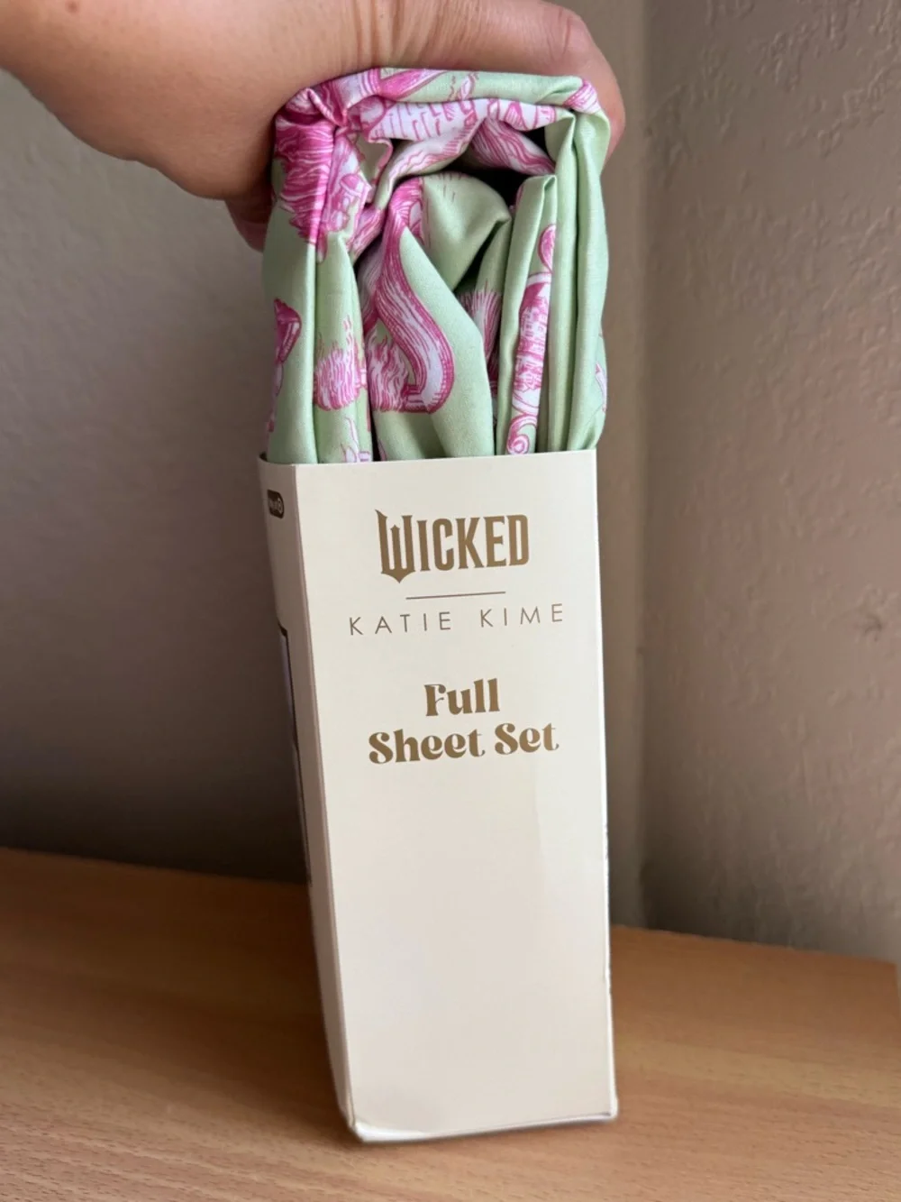 Wicked nwt katie